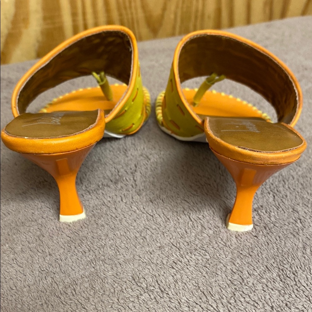 Vibrant Yellow and Orange Thong Sandals with Textured Strap size 6 - Picture 5 of 10